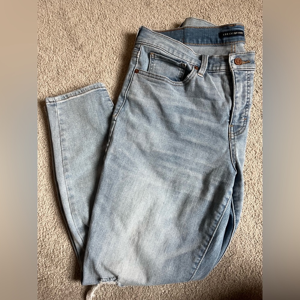 Lucky Brand “Ava” Mid-Rise Skinny size 14/32 A